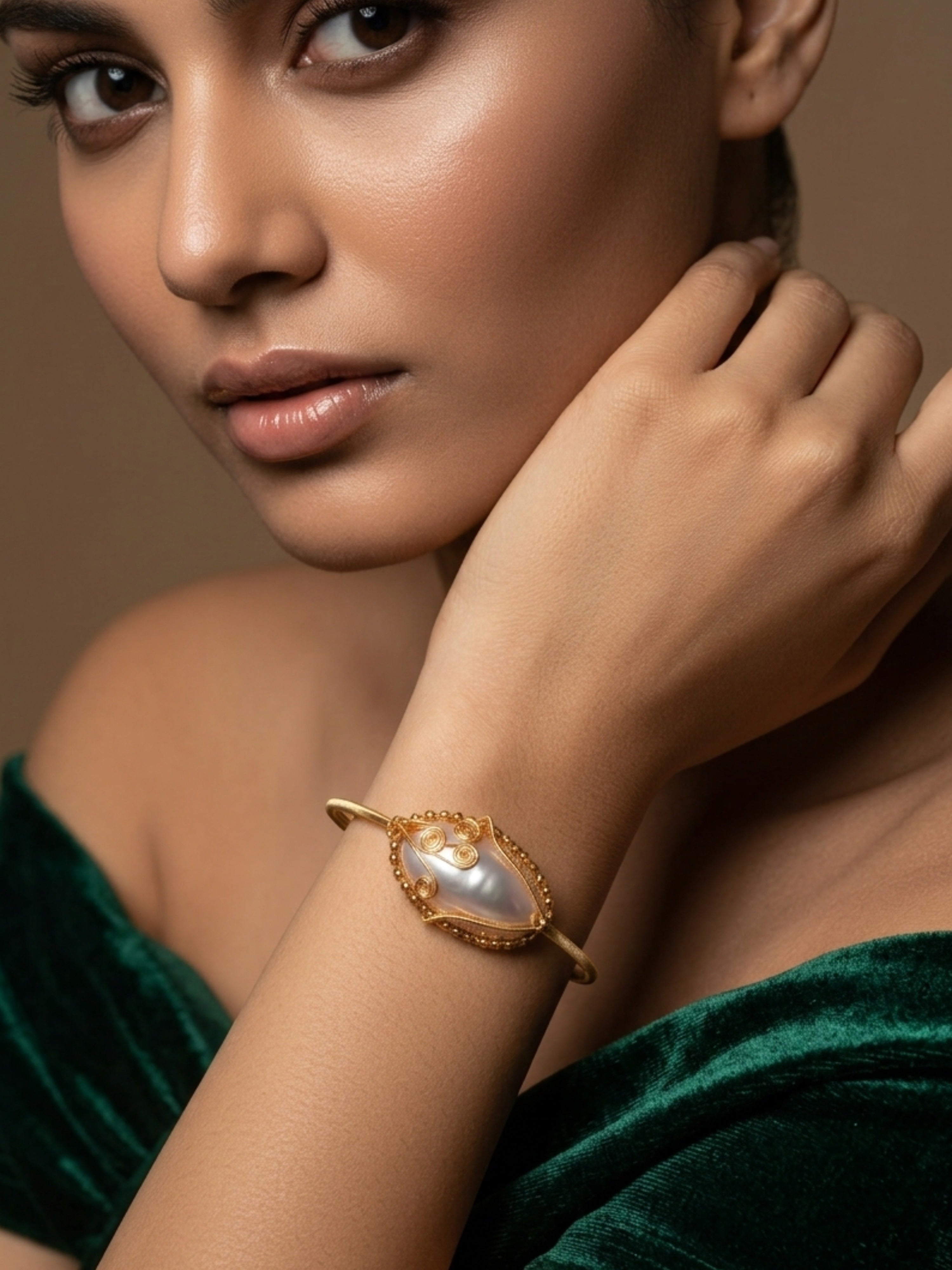 Nature Admire Pearl Bracelet | Gold Tone Statement Jewelry
