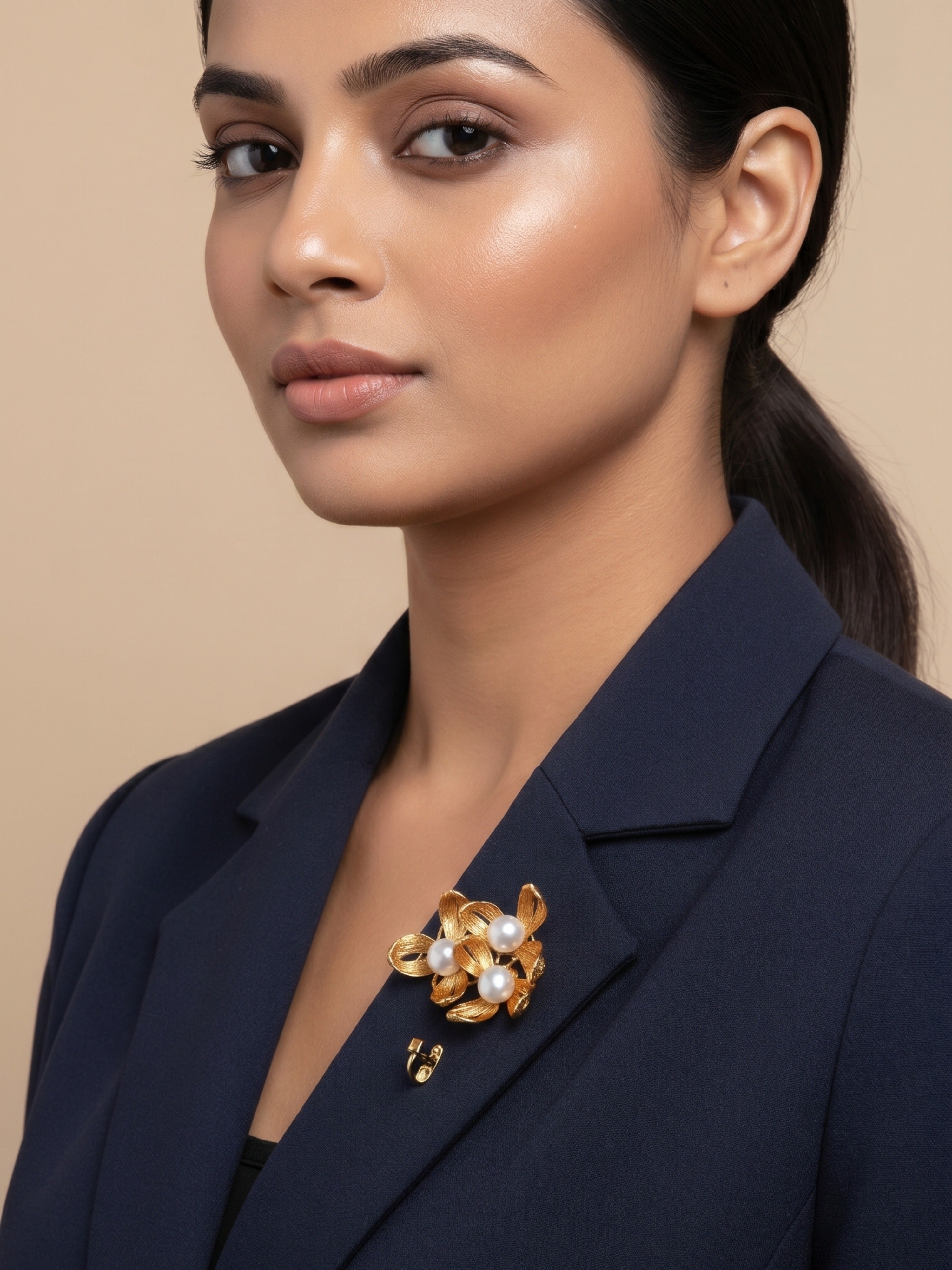 Luxe Statement Jewellery Freshwater Pearl Floral Brooch – Gold-Tone Handcrafted Elegance