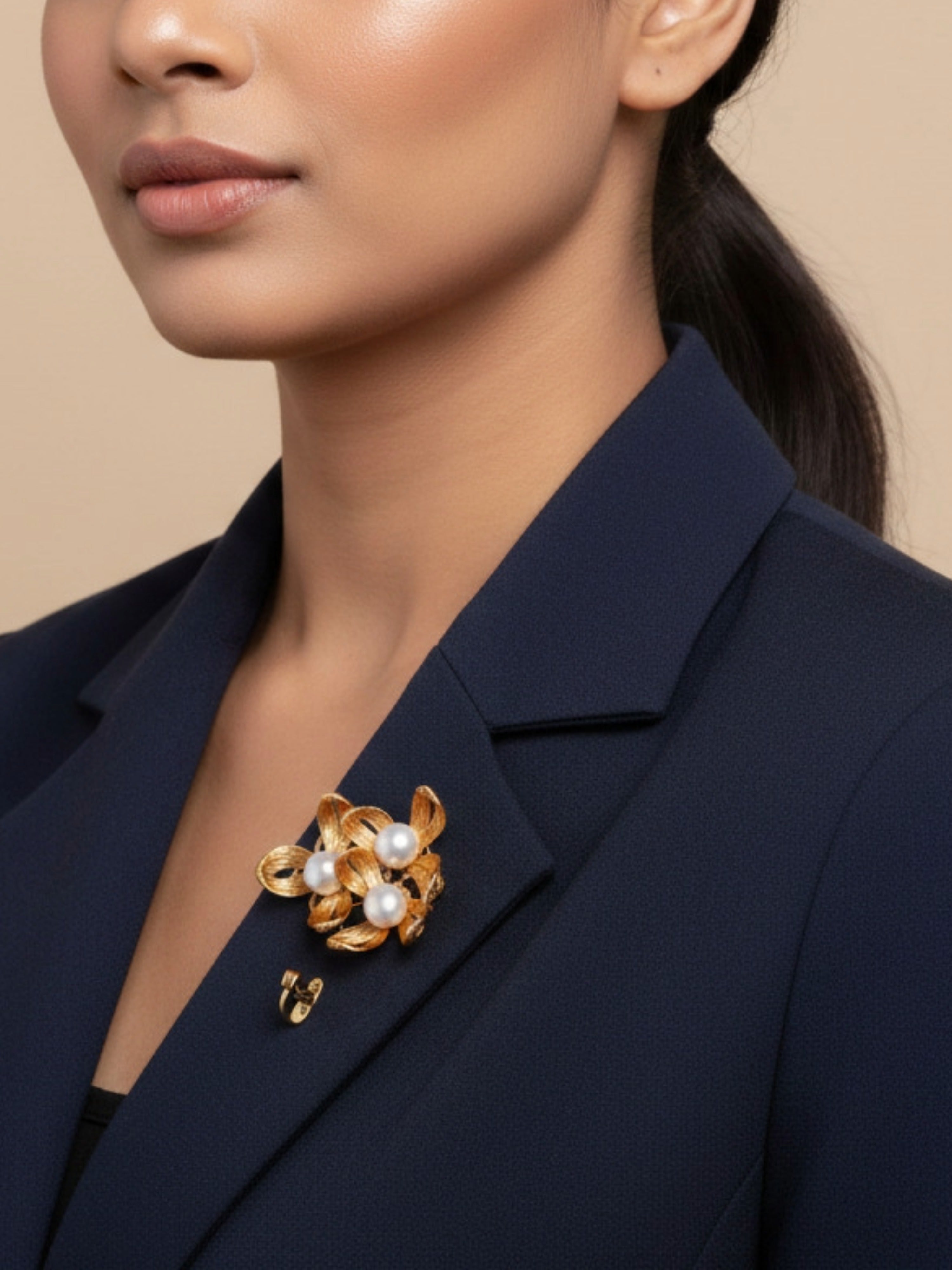 Luxe Statement Jewellery Freshwater Pearl Floral Brooch – Gold-Tone Handcrafted Elegance
