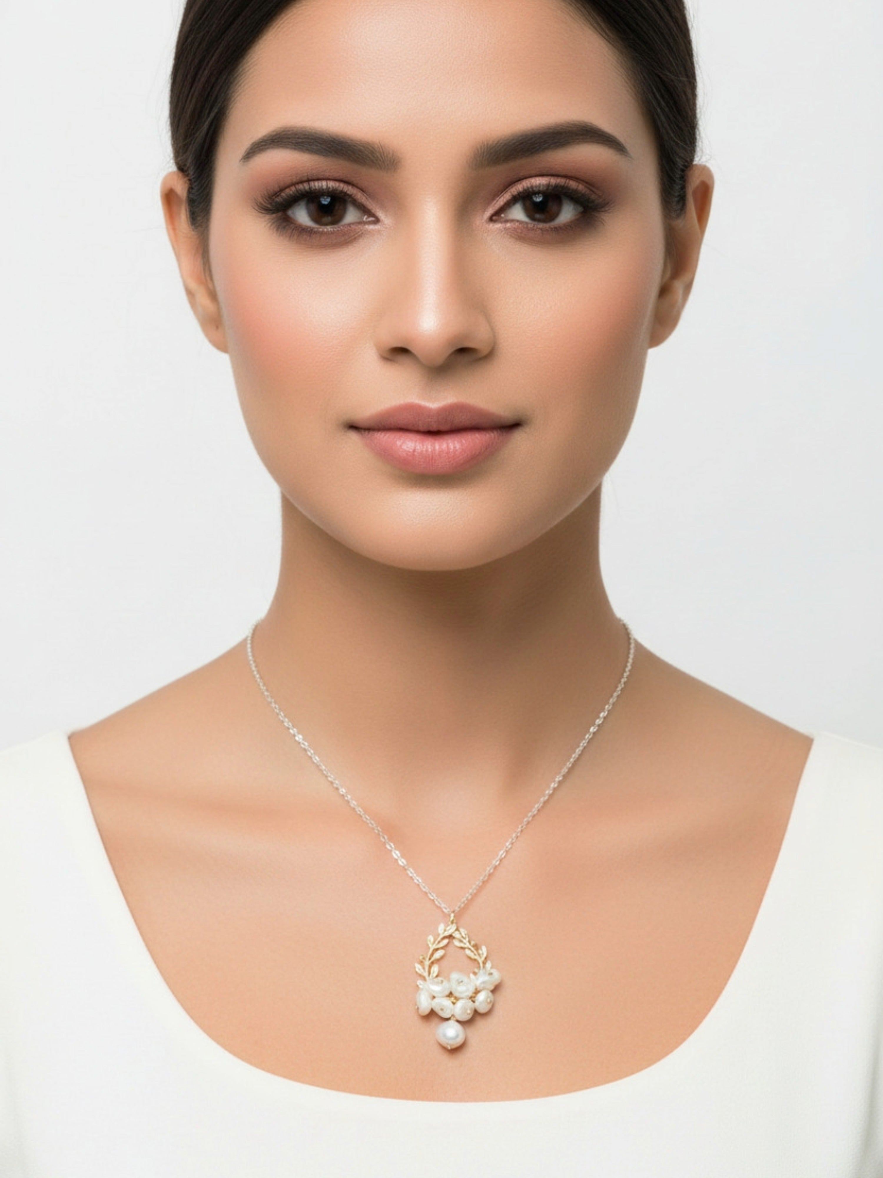 Leafy Pearl Neck Chain | Casual Fashion Jewelry