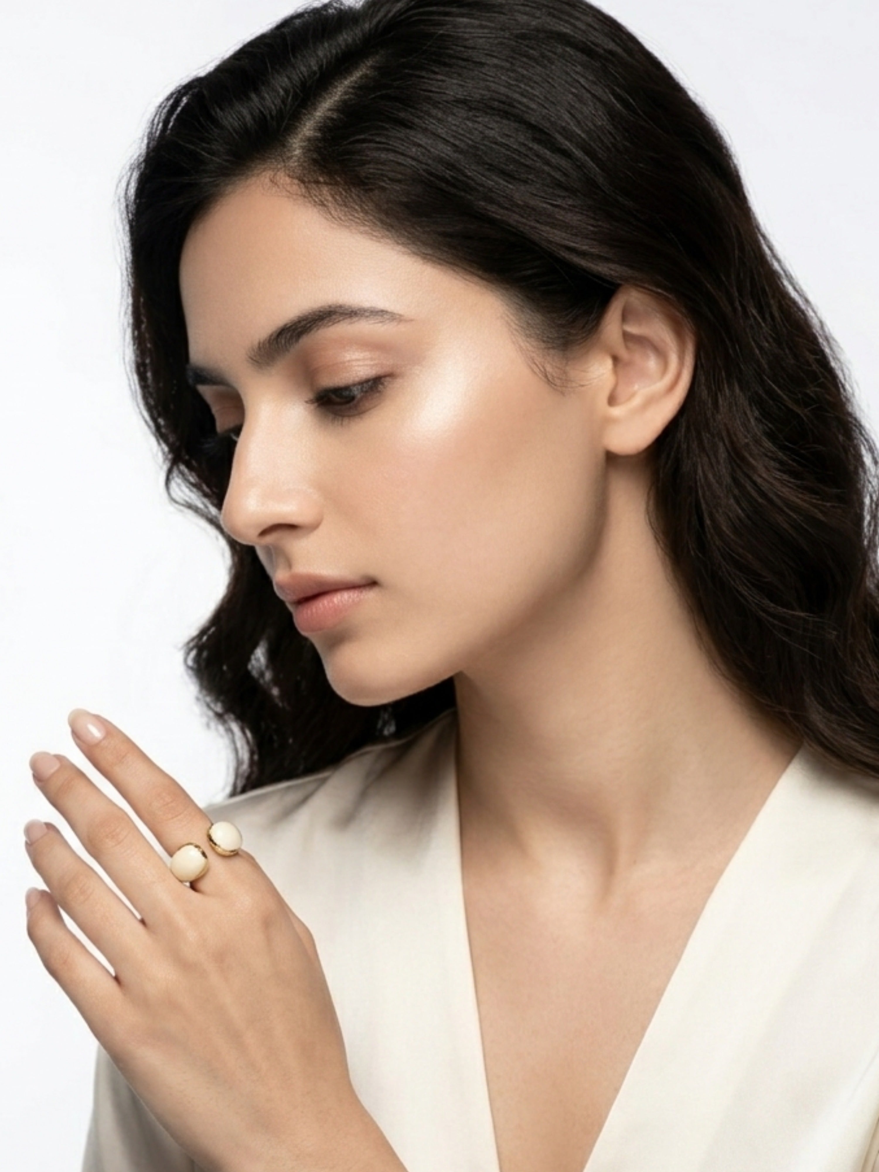 Contemporary White Enamel Ring Statement Jewellery – Sleek Open Style